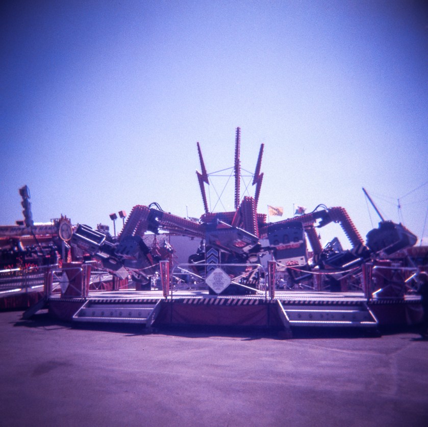 Holga_Lomo_color_slide200_005